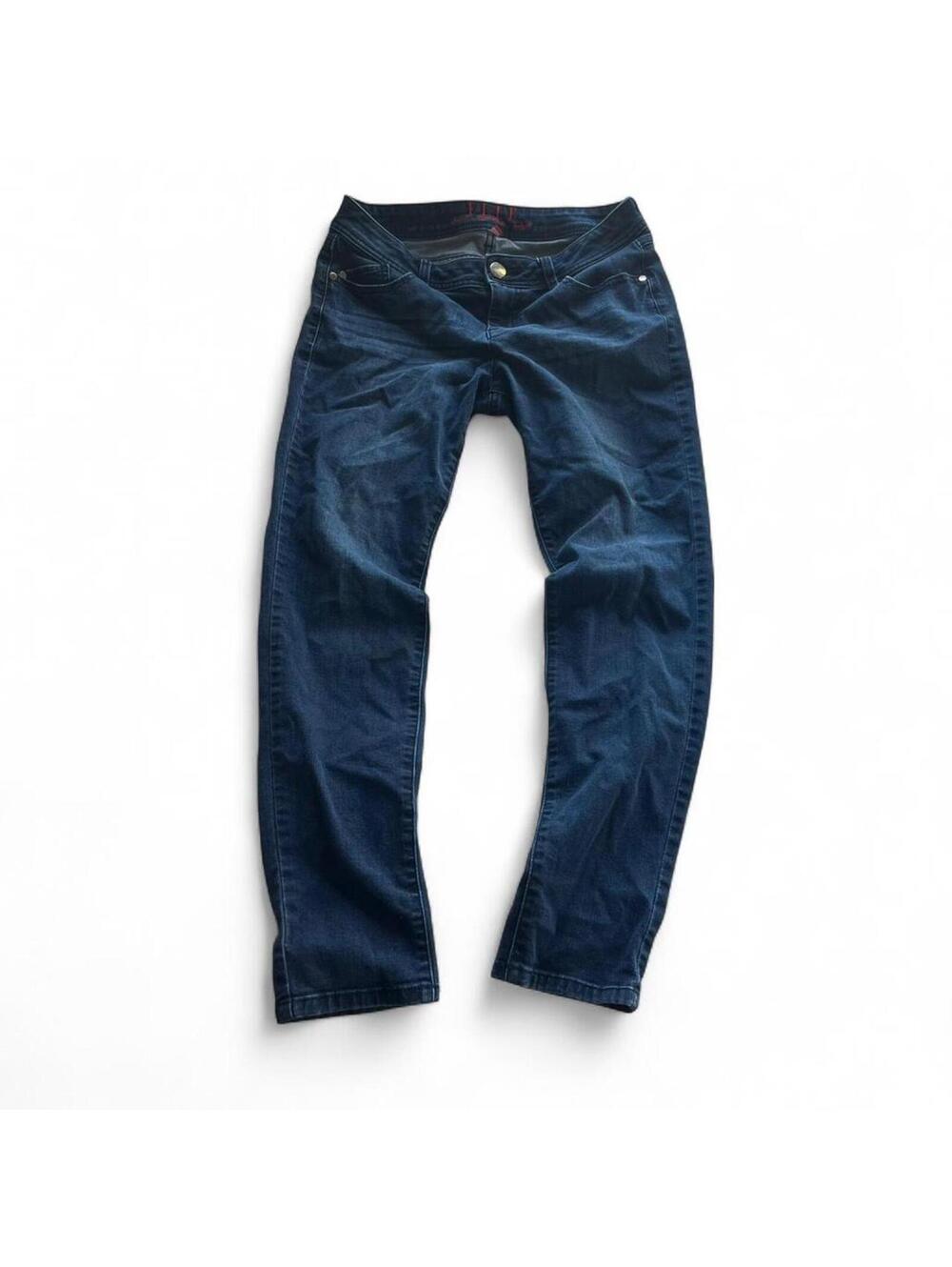 Elle Vintage Y2K Medium Wash Straight Leg Jeans